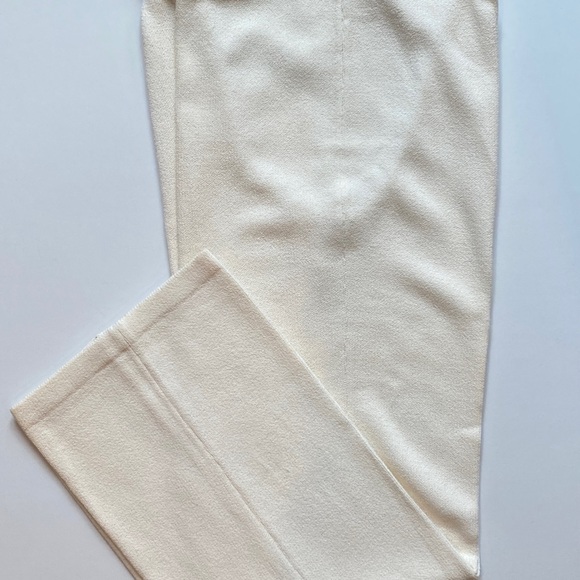 St. John Knit Cream Elastic Waist Pant 6 - Picture 4 of 4